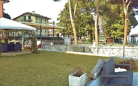 Sleeps 4 Pool Wifi *