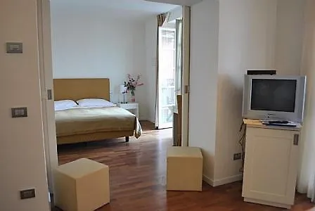 Sleeps 4 Pool Wifi * Meina