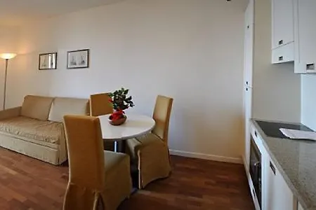 Sleeps 4 Pool Wifi Apartmán