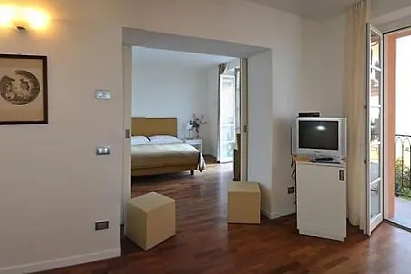 Sleeps 4 Pool Wifi Apartment Meina